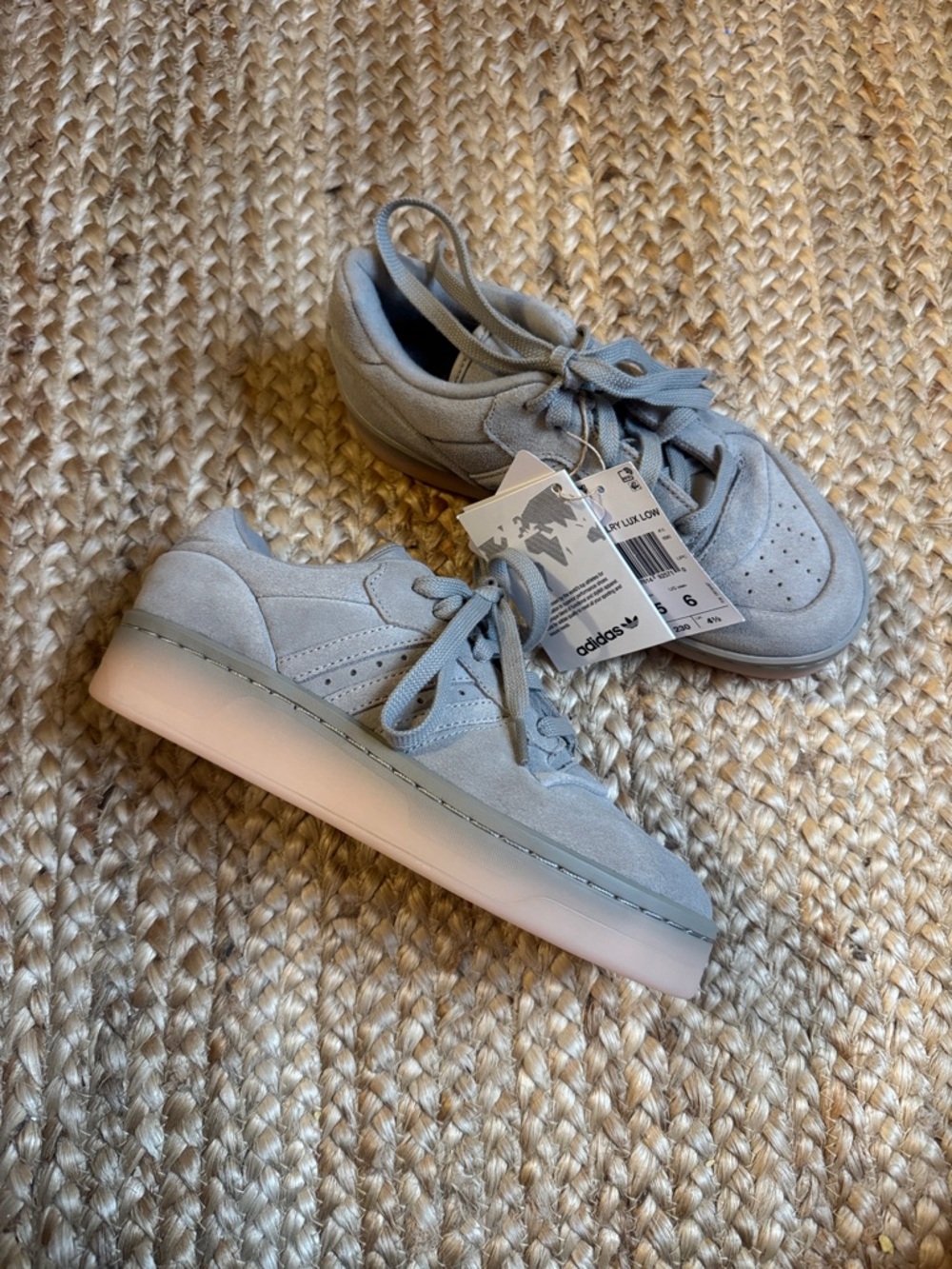 Adidas Men’s 5 Women’s 6 Rivalry Lux Low Suede Sneakers Putty Beige NWT